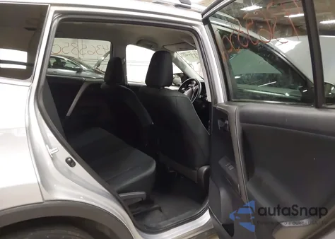 2016 Toyota Rav4 Le z USA, uszkodzony, nr VIN 2T3BFREV6GW495617